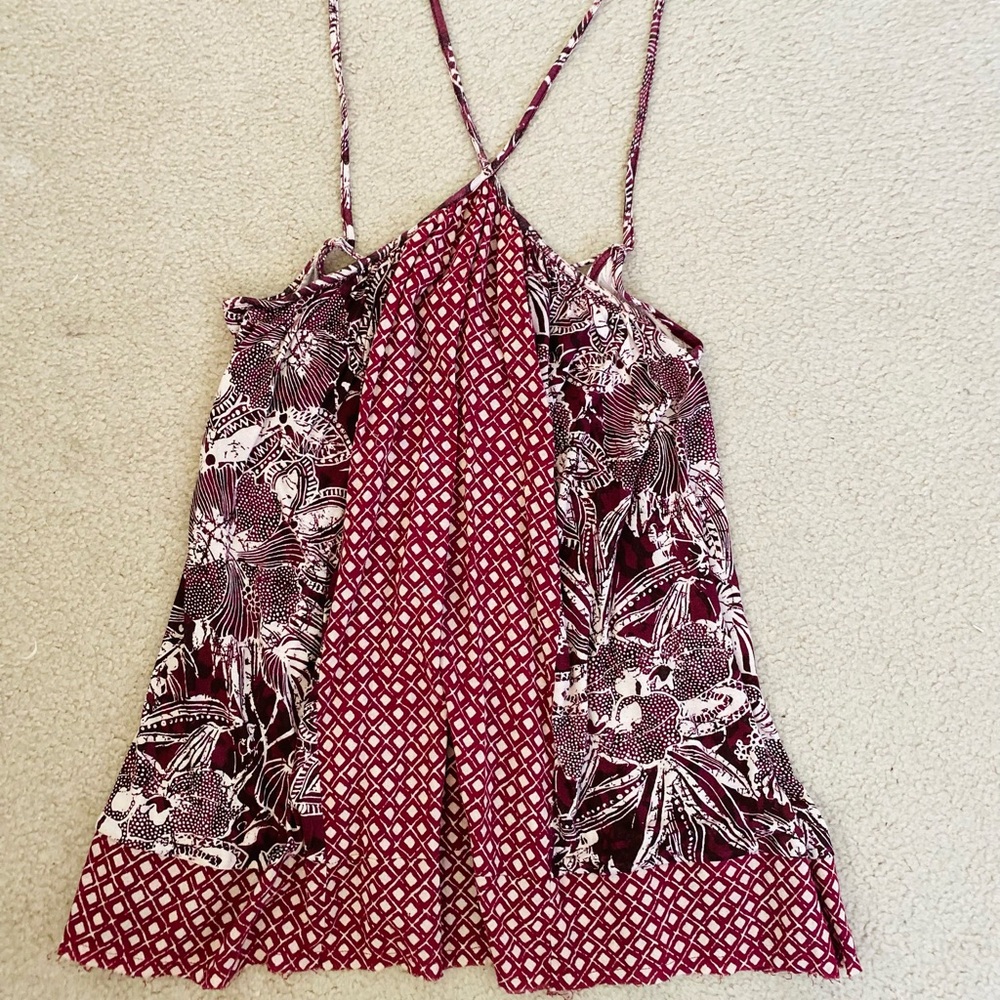Strappy halter flowy tank